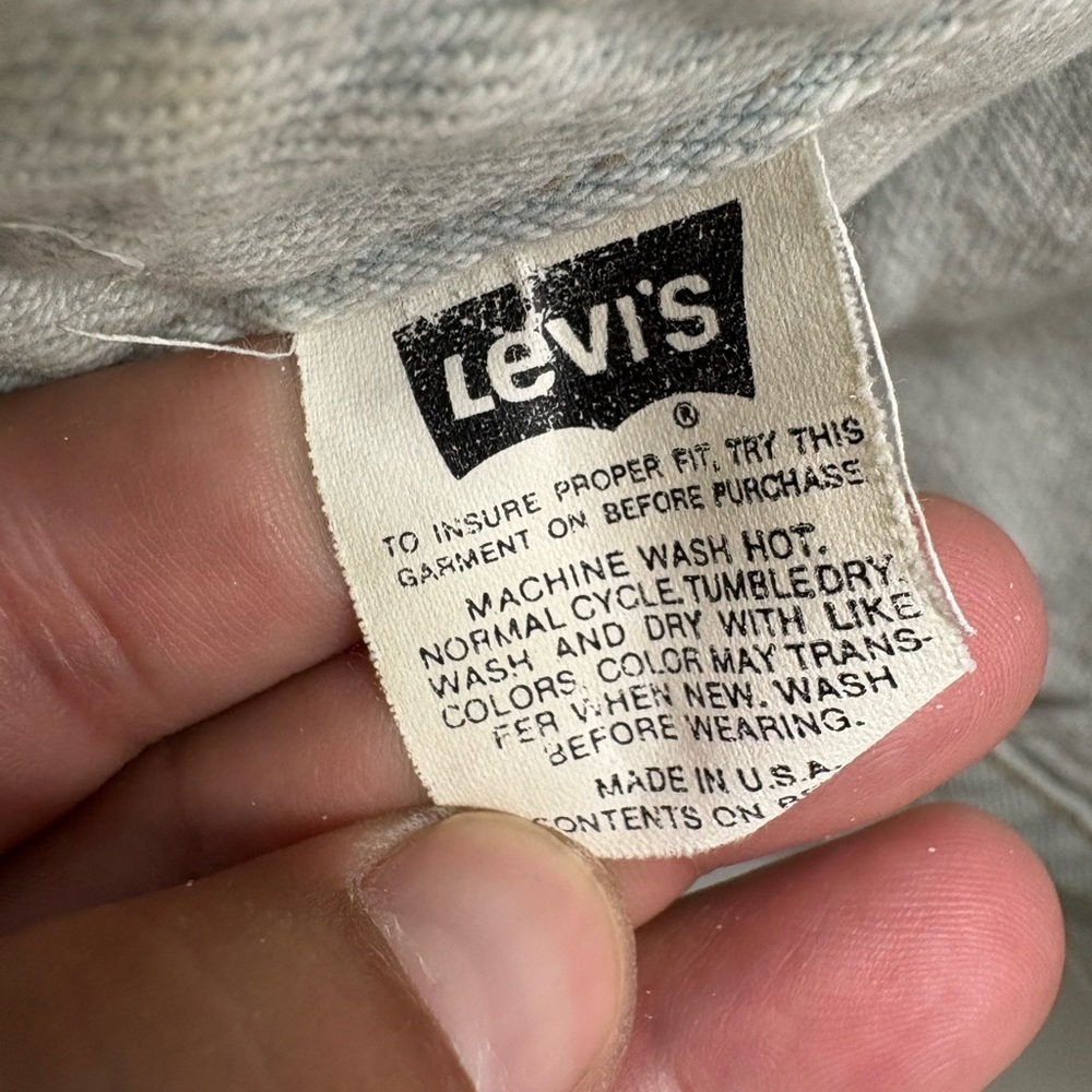 Vintage Levi's Light Wash Denim Jacket - Picture 3 of 7
